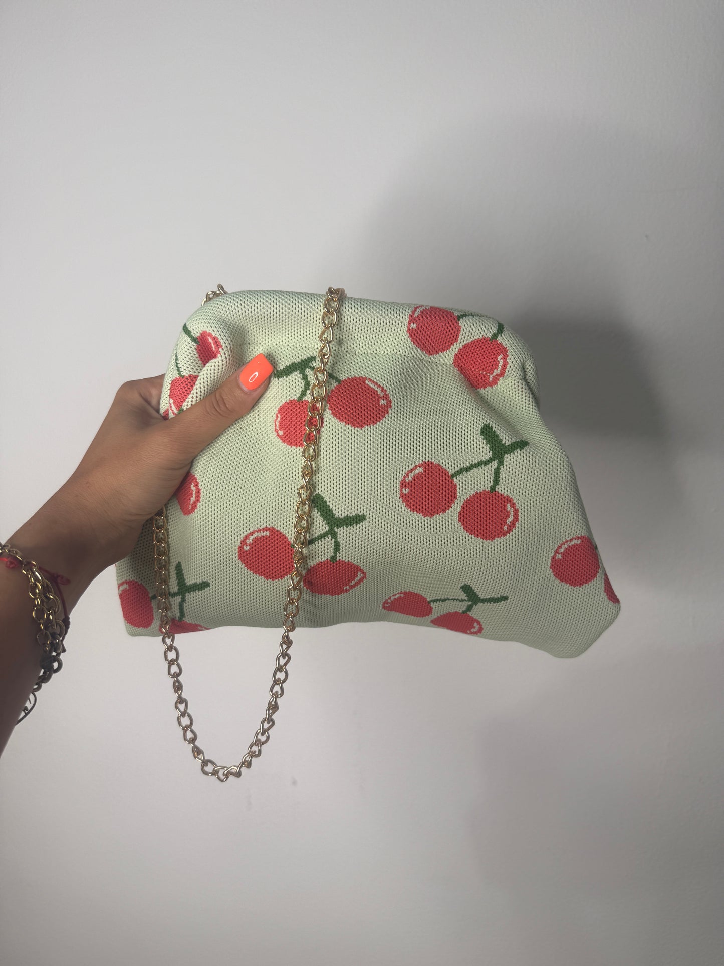 CLUTCH CHERRY