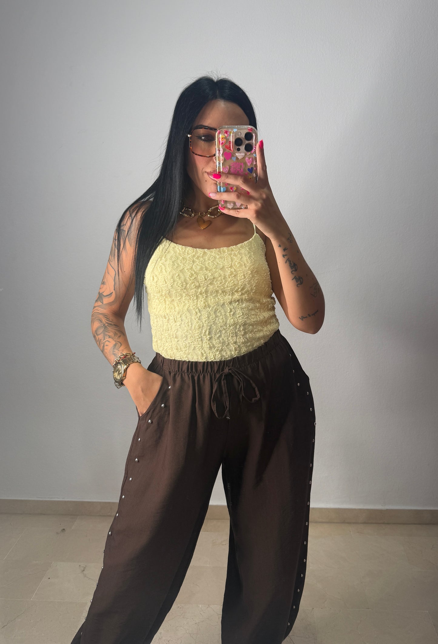 PANTALÓN TACHAS BROWN