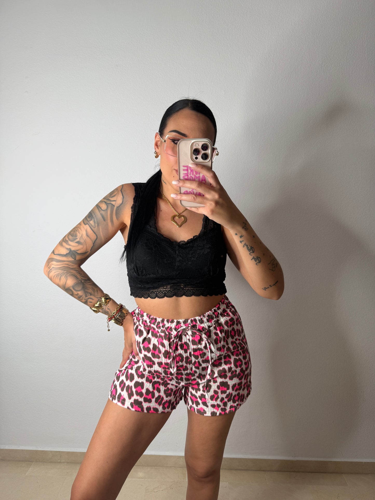 SHORT LEO NEON