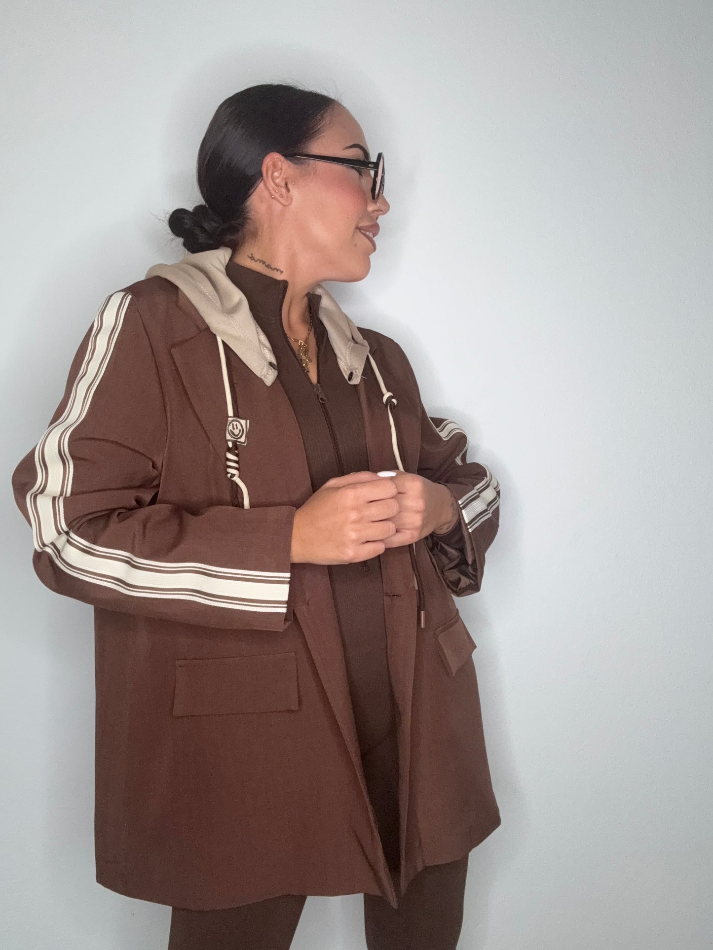 BLAZER LINEAL CAPUCHA BROWN