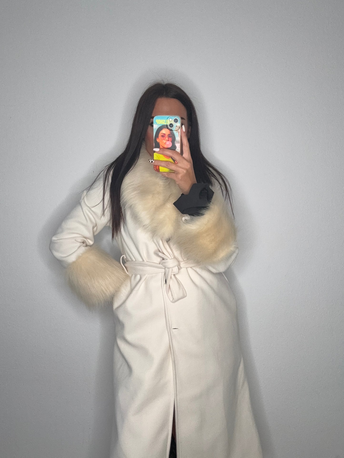 ABRIGO LUXURY PELO WHITE
