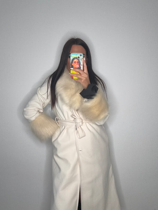 ABRIGO LUXURY PELO WHITE