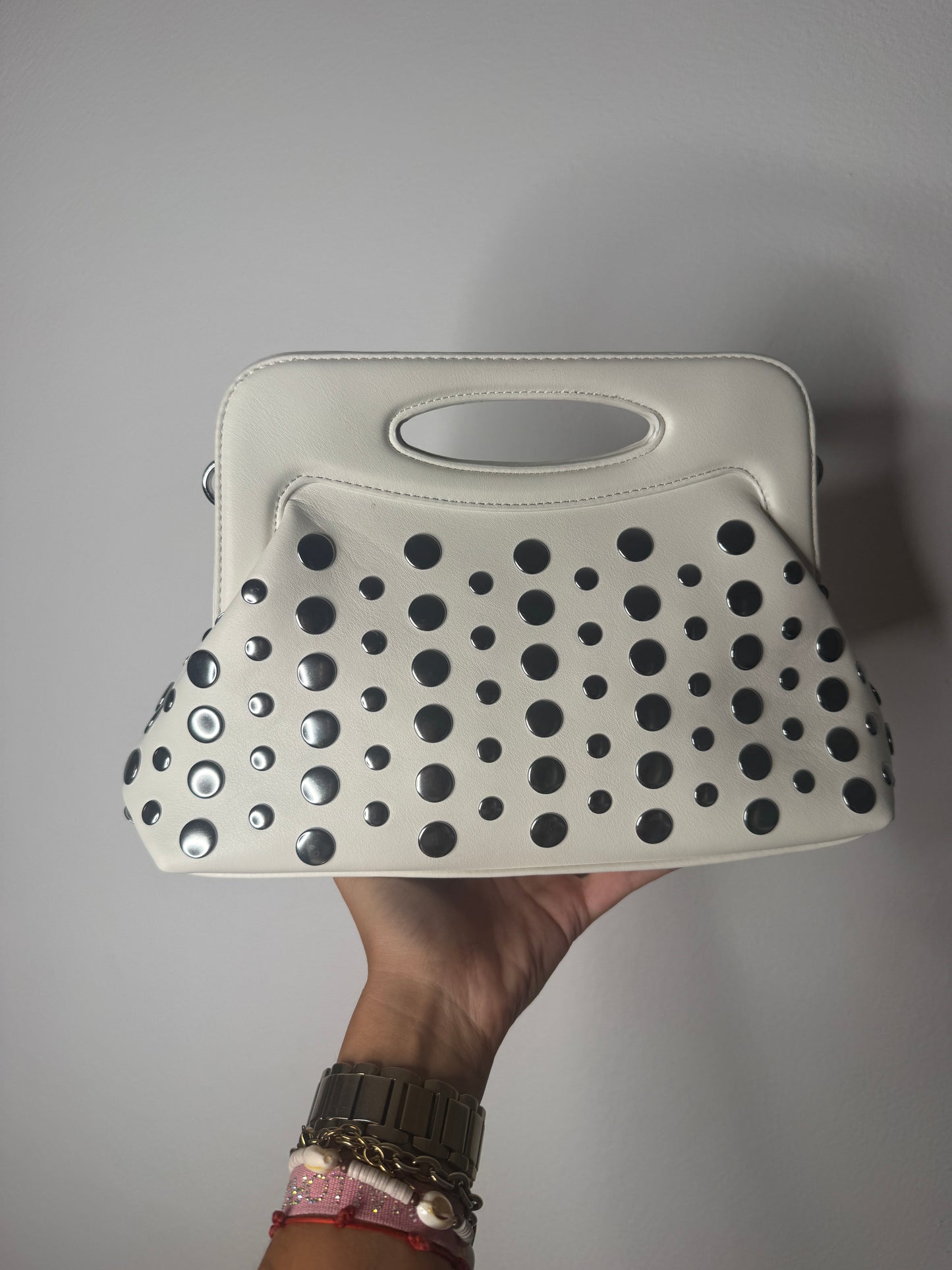 BOLSO TACHAS WHITE