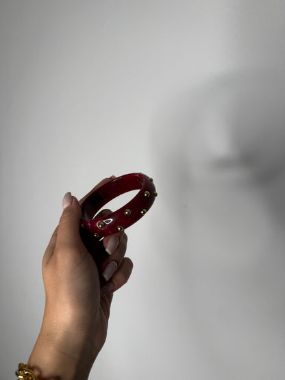 BRAZALETE TACHUELAS BURDEOS