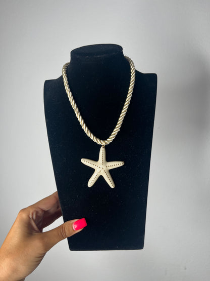 COLLAR STAR WHITE
