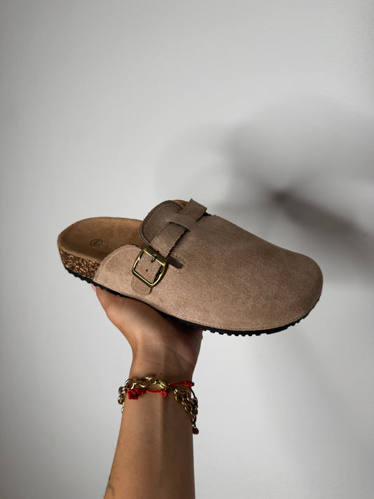 ZUECO HEBILLA TAUPE