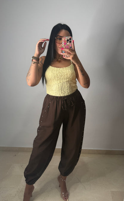 PANTALÓN TACHAS BROWN