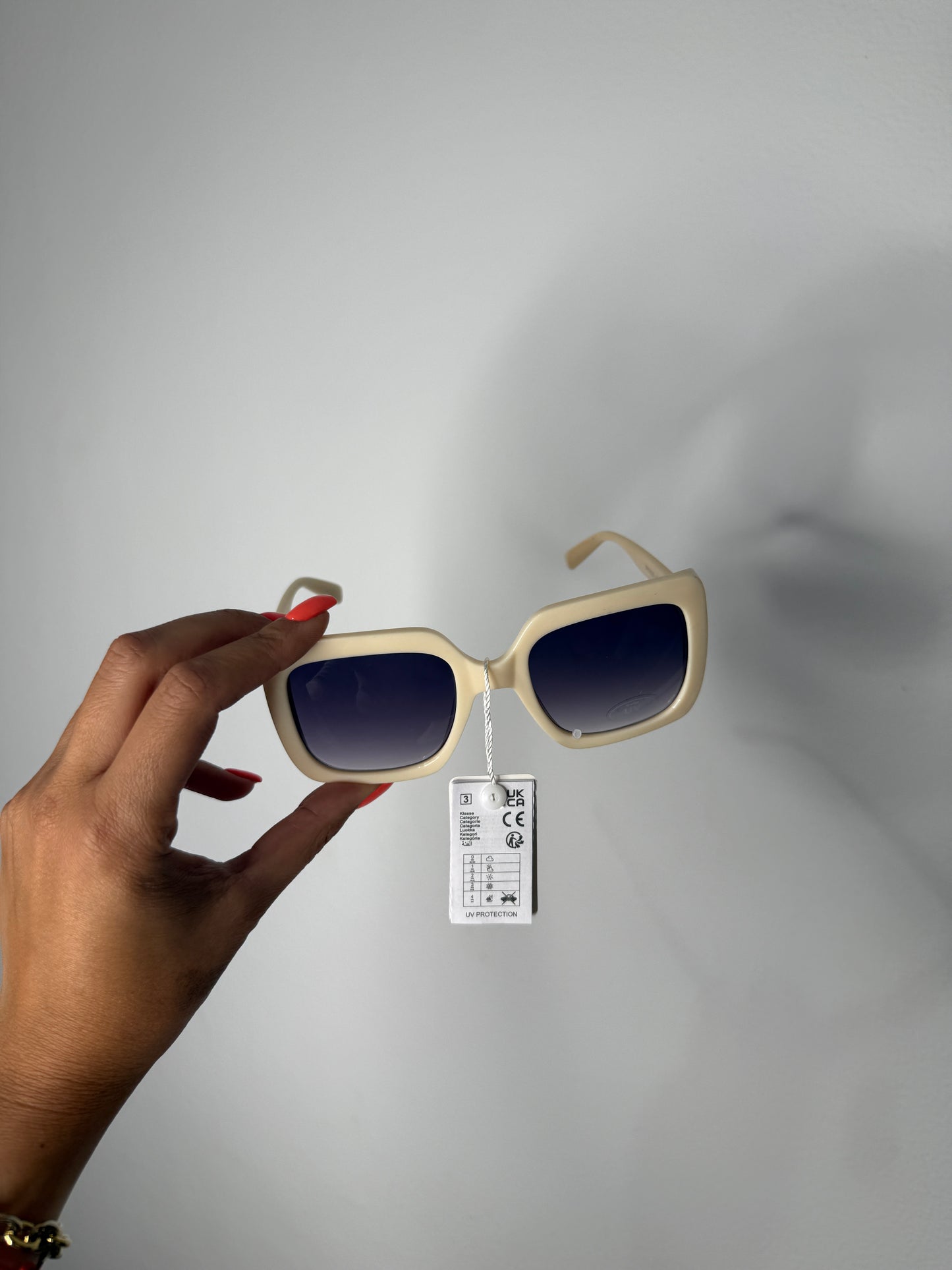 SUNGLASSES WHITE