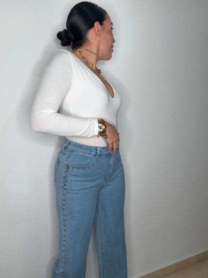 PANTALÓN DENIM TACHUELAS