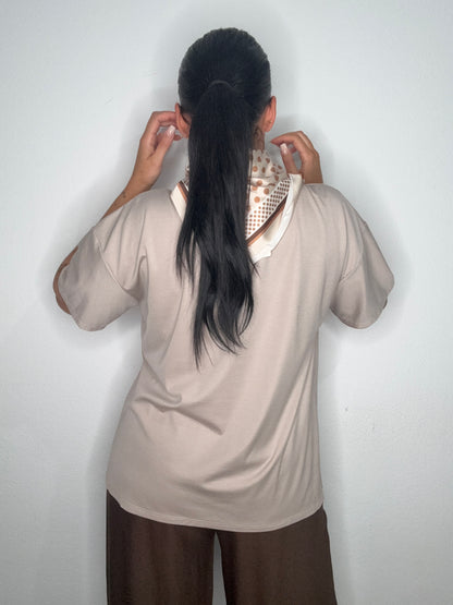 CAMISETA PAÑUELO TAUPE