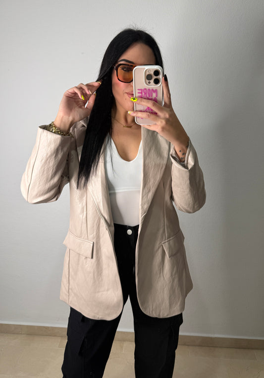 BLAZER EFECTO PIEL TAUPE