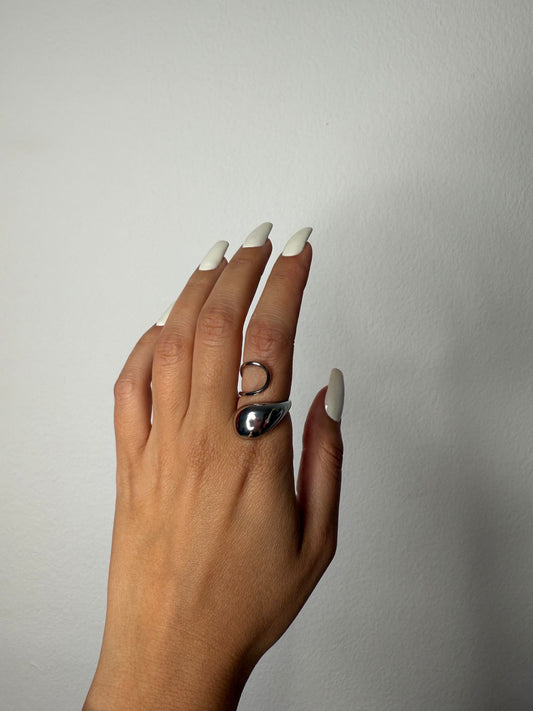 ANILLO ASIMÉTRICO PLATEADO