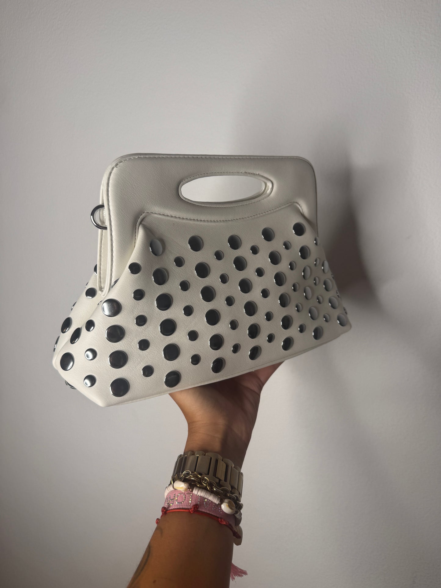 BOLSO TACHAS WHITE